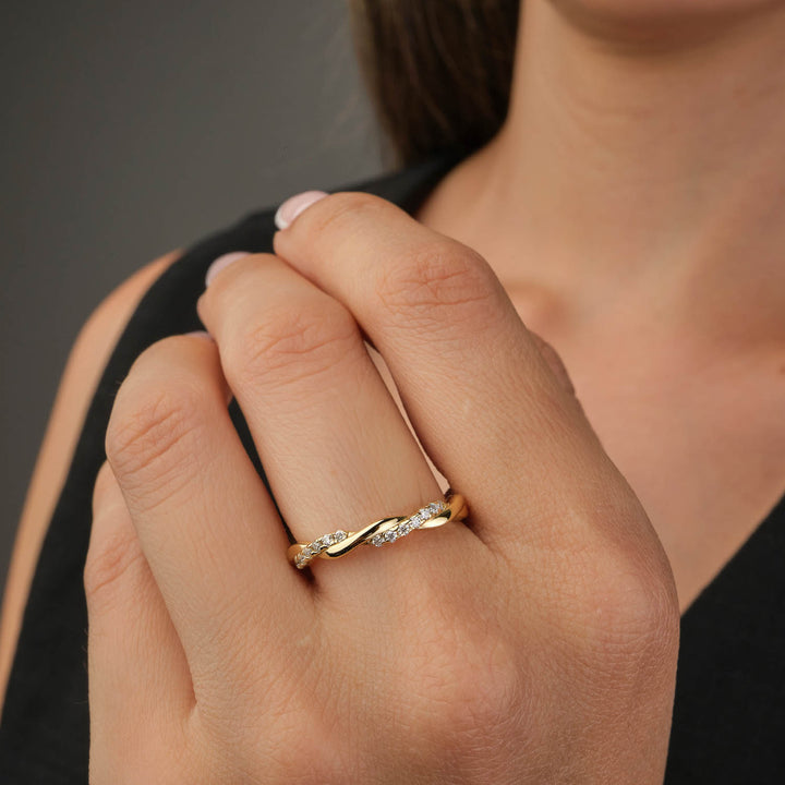 Twist Pavé Ring