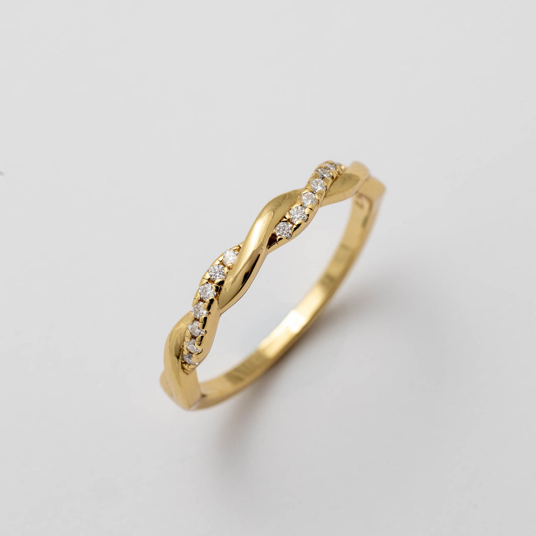 Twist Pavé Ring