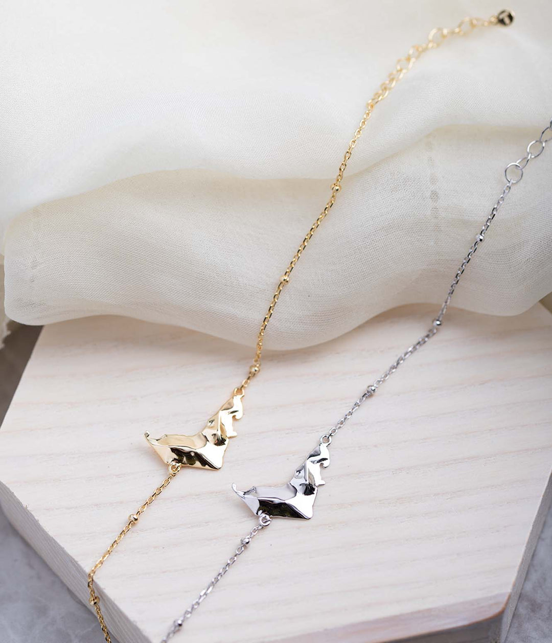 3D United Arab Emirates Map outline bracelet