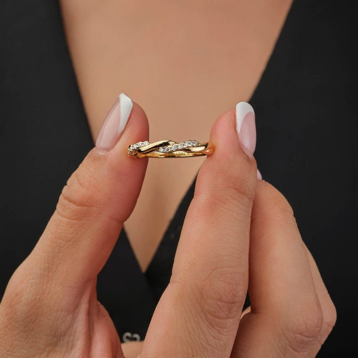 Twist Pavé Ring